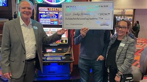 Woman hits nearly $544,000 jackpot at downtown Las Vegas casino.